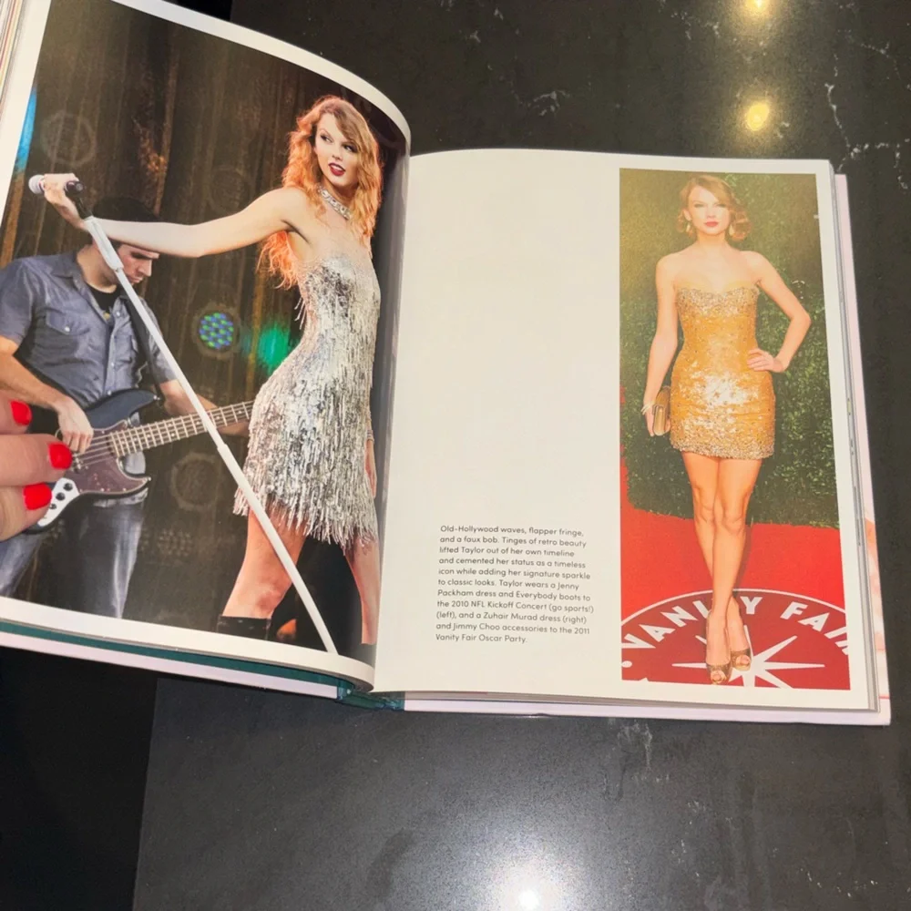 Taylor Swift Book - Picture 4 of 5